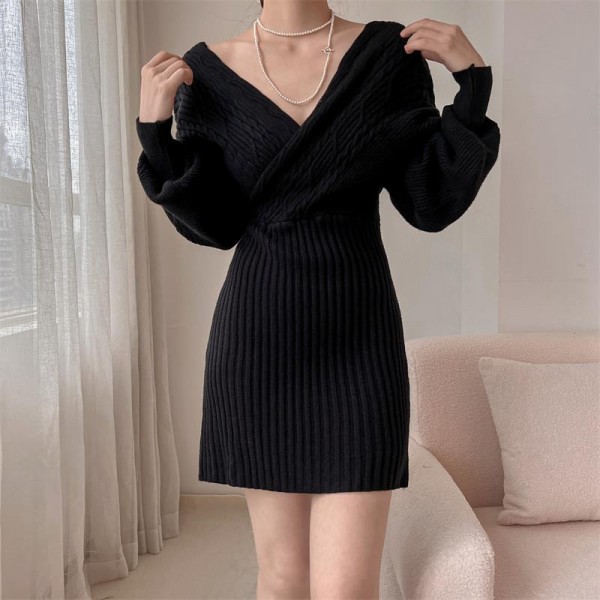 Knitted Dress Autumn/Winter 2023 New Japanese Fashion V-Neck Sexy Fried Dough Twists Medium Length Sweater Hip Wrap Dress