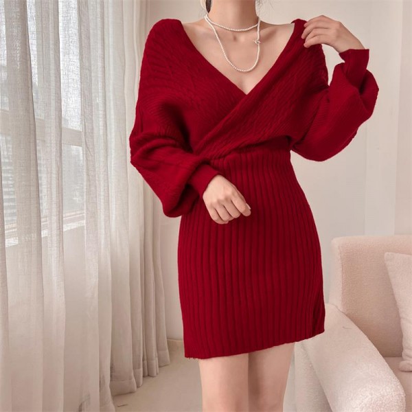 Knitted Dress Autumn/Winter 2023 New Japanese Fashion V-Neck Sexy Fried Dough Twists Medium Length Sweater Hip Wrap Dress