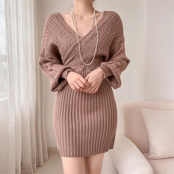 Knitted Dress Autumn/Winter 2023 New Japanese Fashion V-Neck Sexy Fried Dough Twists Medium Length Sweater Hip Wrap Dress